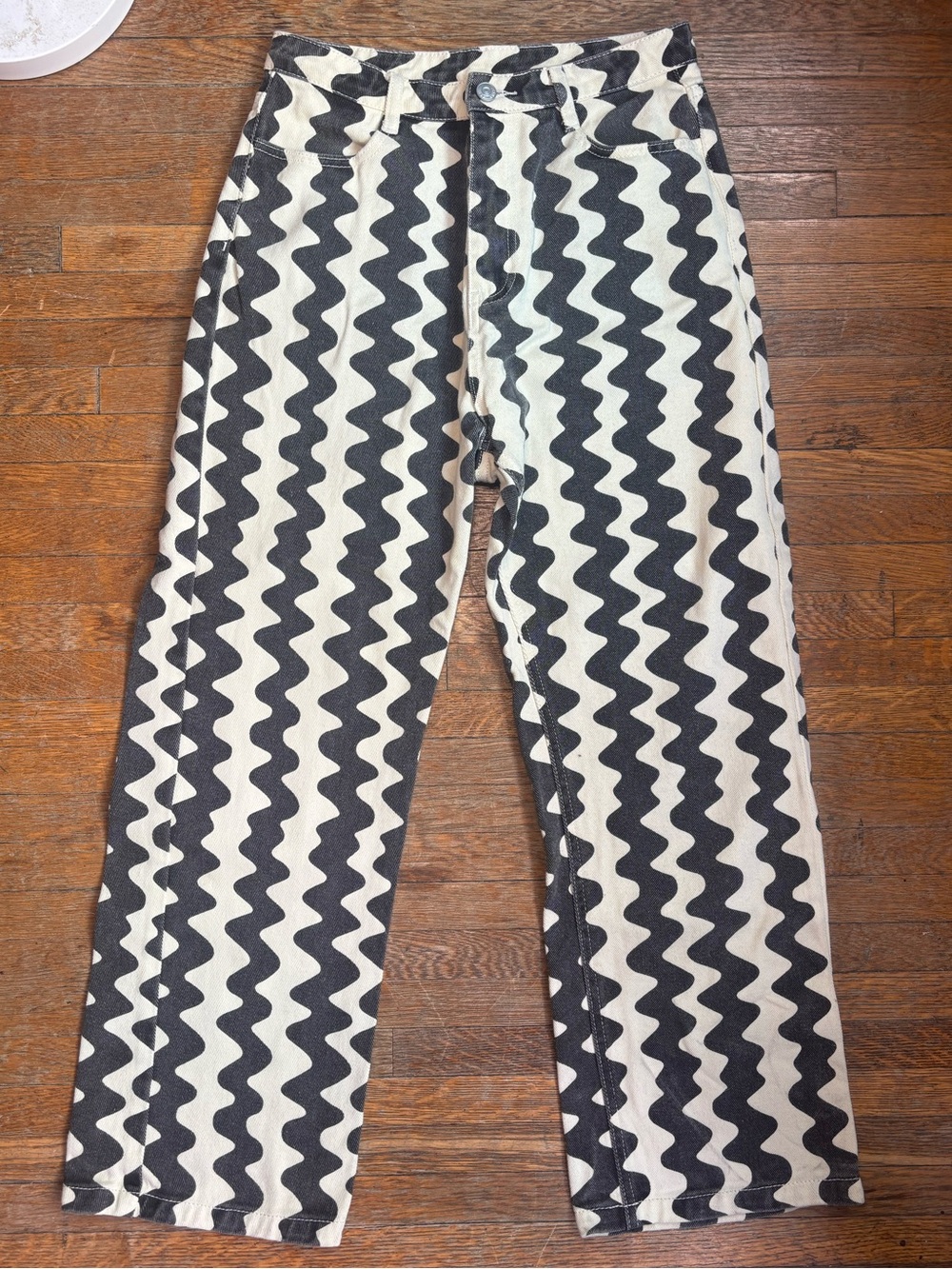 Cider Black and White Wavy Pattern Pants